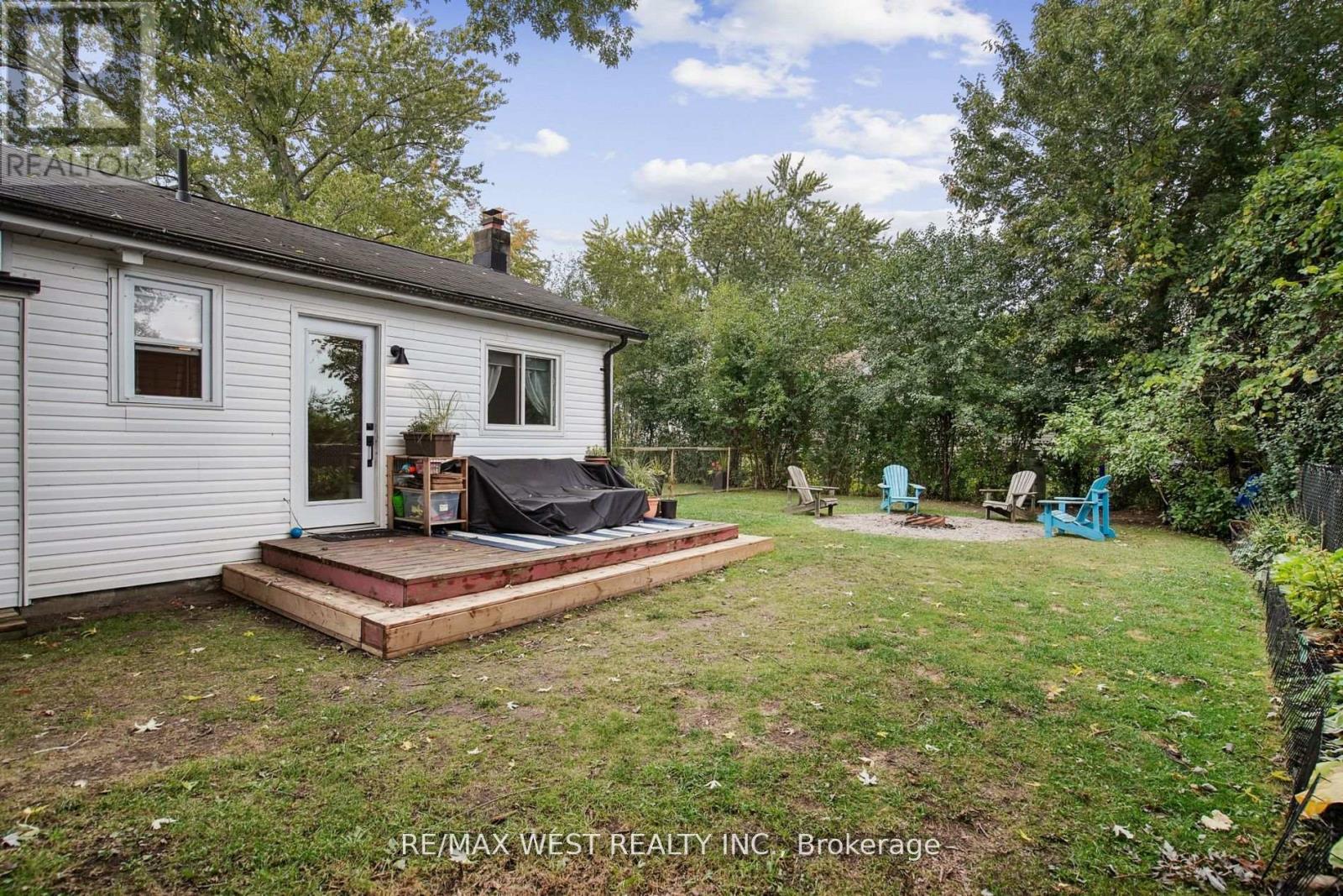10 Patty Lane, Georgina, Ontario  L0E 1S0 - Photo 10 - N12472360