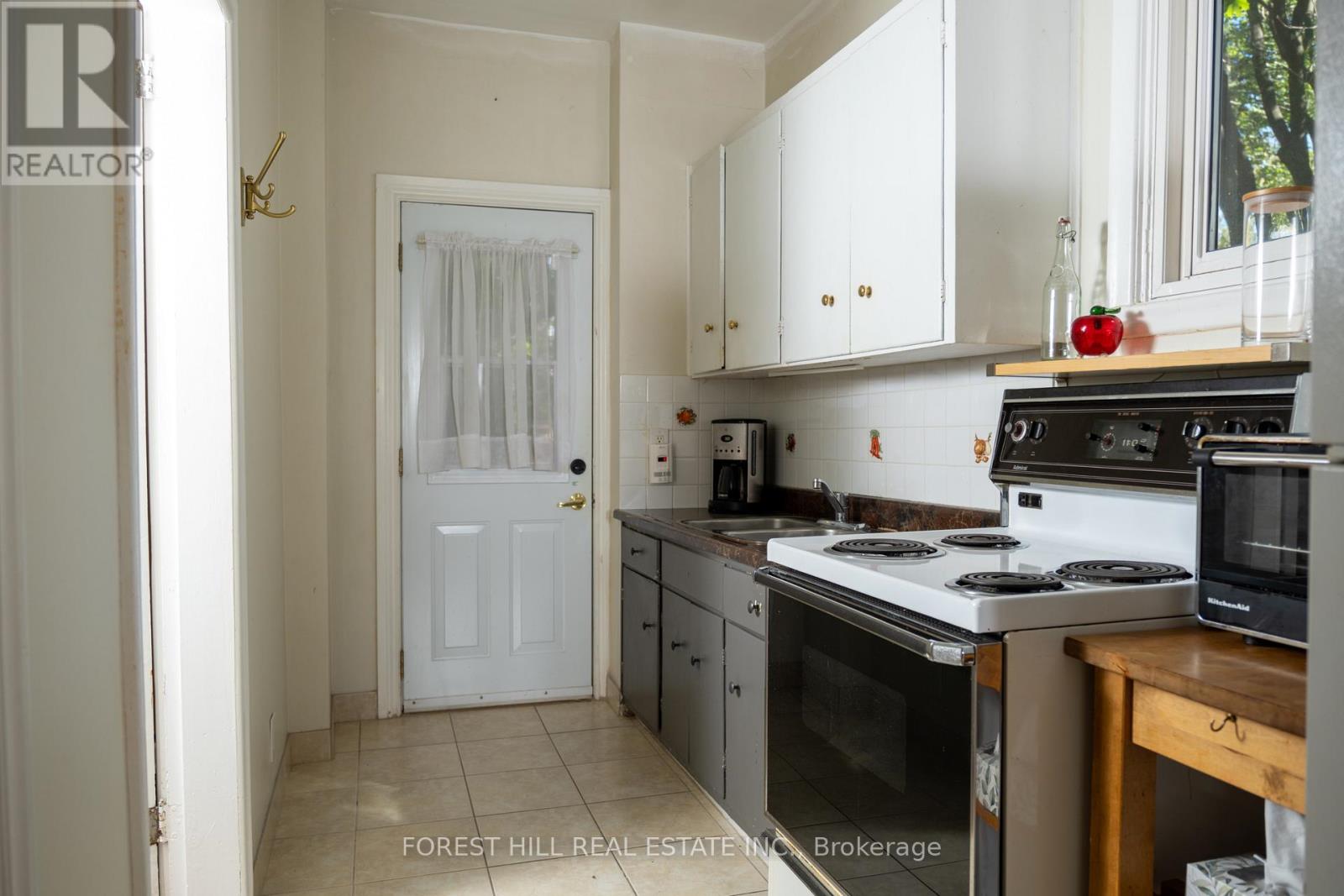 267 Seaton Street, Toronto, Ontario  M5A 2T5 - Photo 6 - C12447932