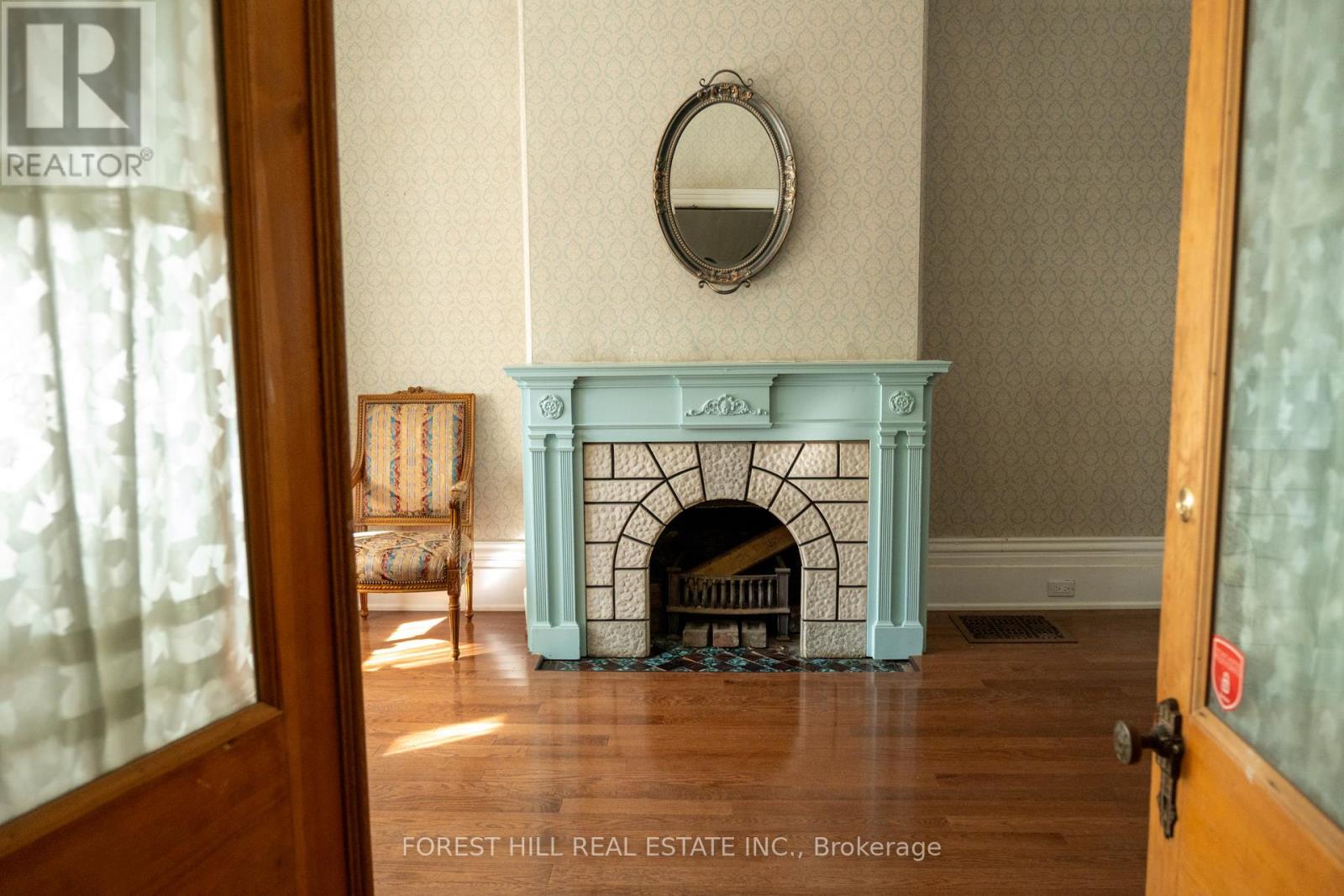 267 Seaton Street, Toronto, Ontario  M5A 2T5 - Photo 4 - C12447932