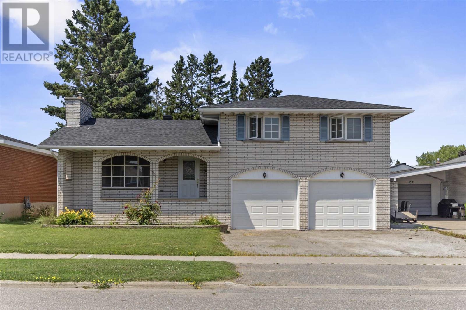 1023 North St, Sault Ste. Marie, Ontario  P6B 5P5 - Photo 2 - SM251978