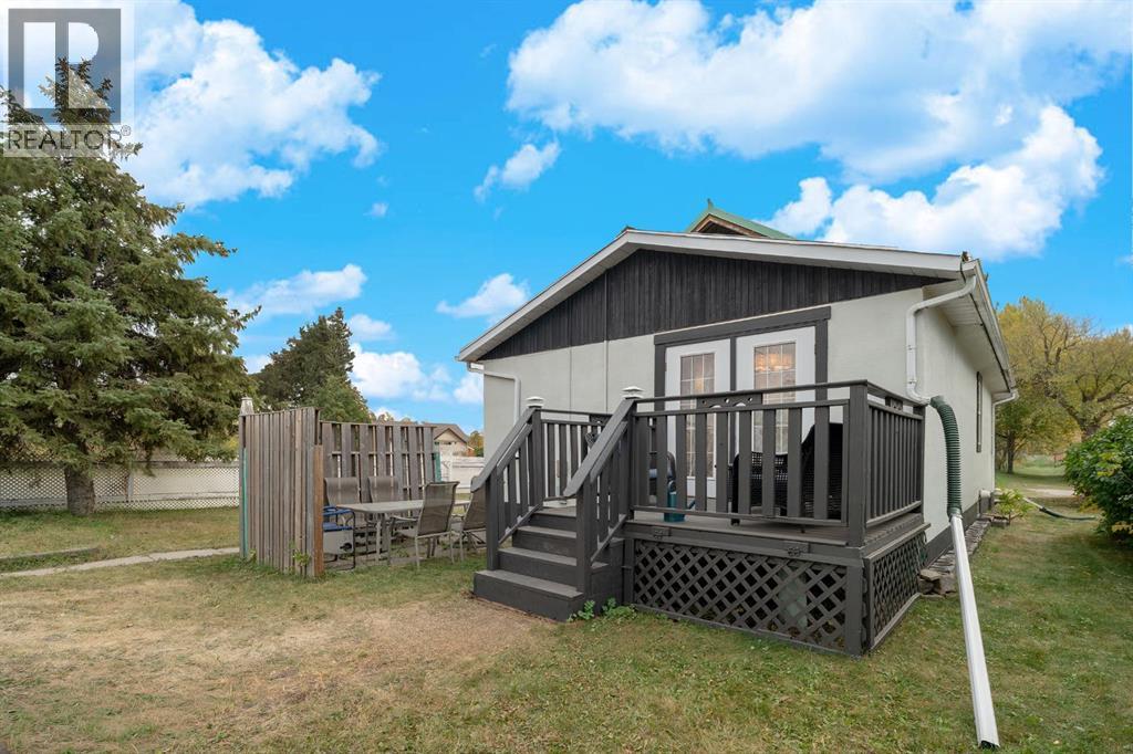 5002 55 Avenue, Ponoka, Alberta  T4J 1H3 - Photo 2 - A2260924