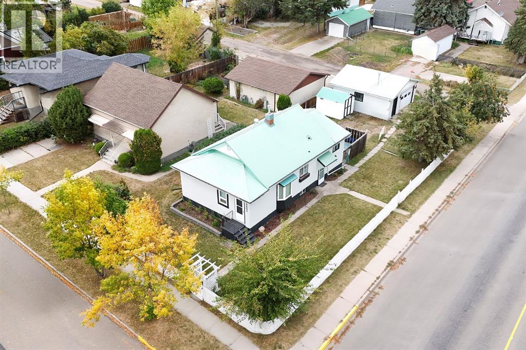 5002 55 Avenue, Ponoka, Alberta  T4J 1H3 - Photo 1 - A2260924
