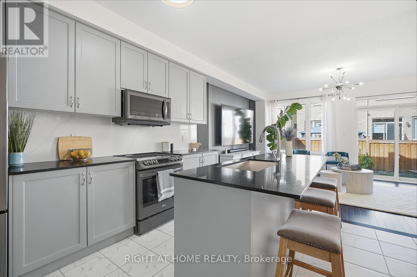 16 Angelfish Road, Brampton (Northwest Brampton), Ontario  L7A 5C5 - Photo 20 - W12472340