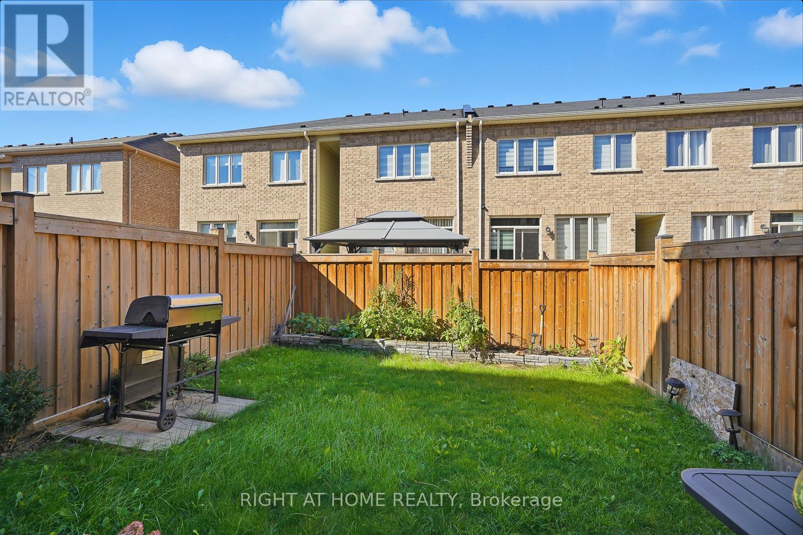 16 Angelfish Road, Brampton (Northwest Brampton), Ontario  L7A 5C5 - Photo 41 - W12472340