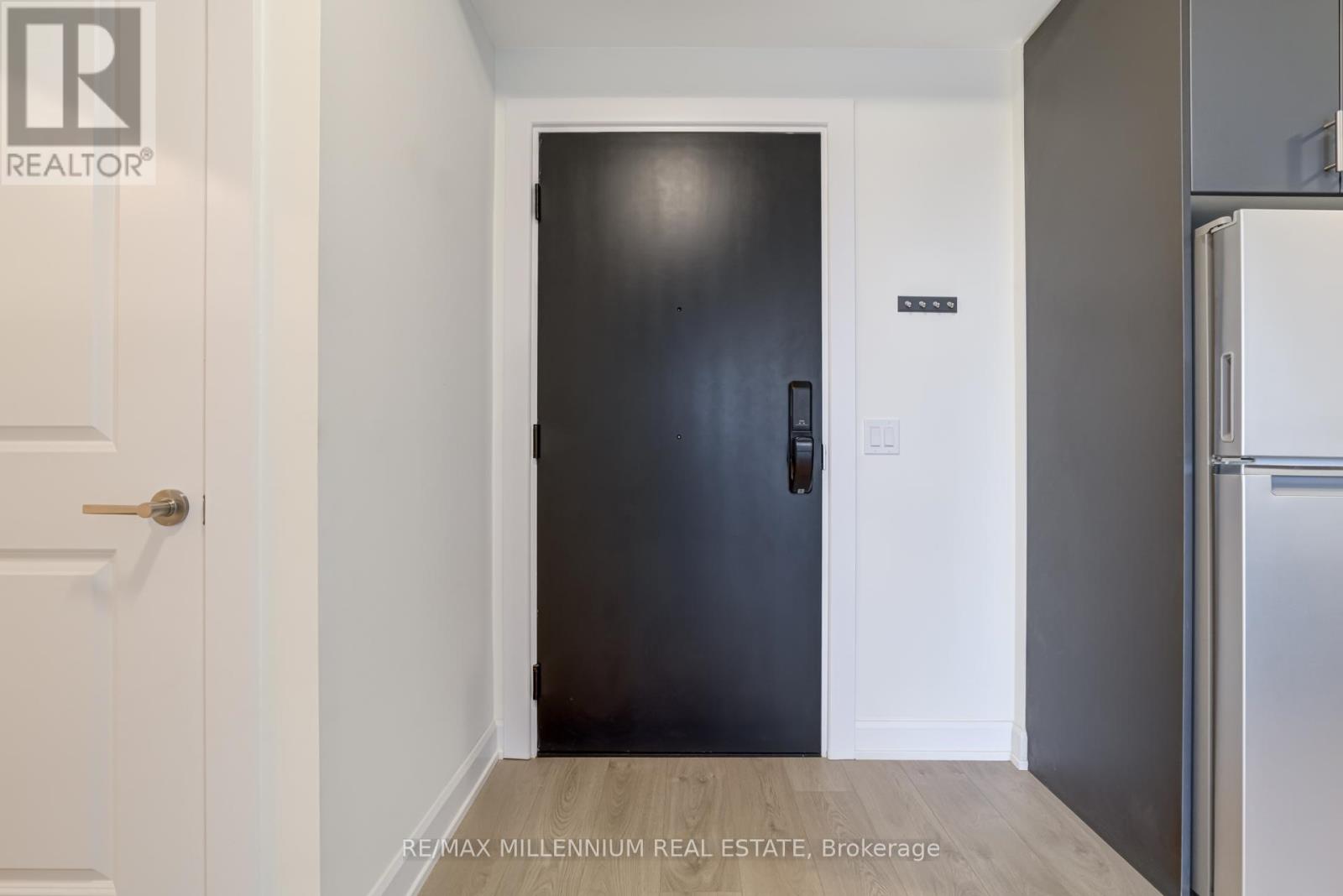 702 - 3220 William Coltson Avenue, Oakville, Ontario  L6H 7X9 - Photo 11 - W12472348
