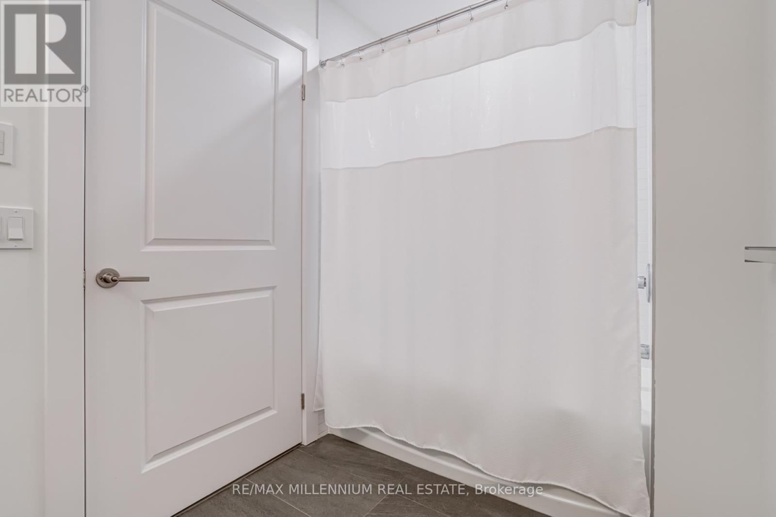 702 - 3220 William Coltson Avenue, Oakville, Ontario  L6H 7X9 - Photo 27 - W12472348