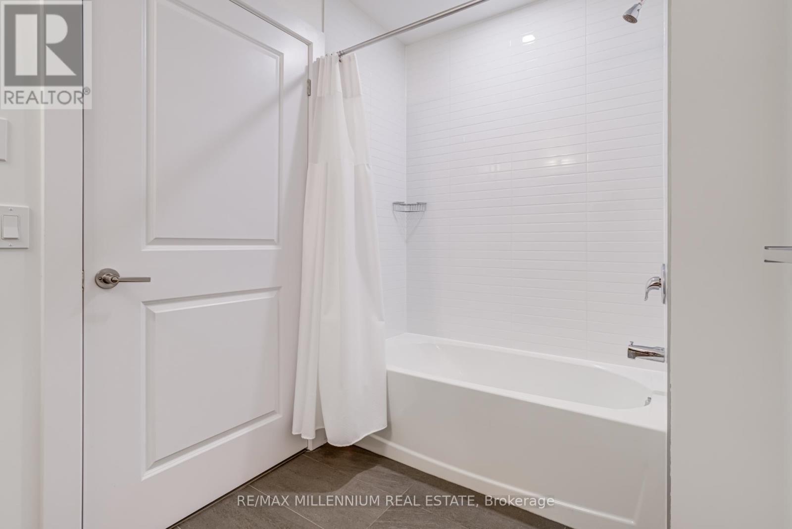 702 - 3220 William Coltson Avenue, Oakville, Ontario  L6H 7X9 - Photo 28 - W12472348