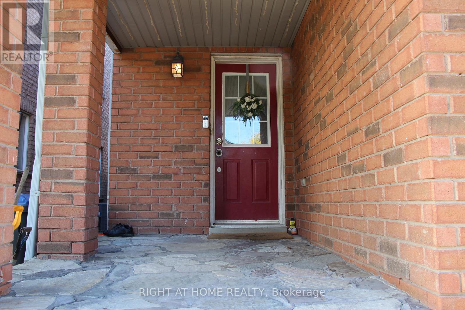 144 Cadillac Crescent, Brampton, Ontario  L7A 3B4 - Photo 2 - W12472352