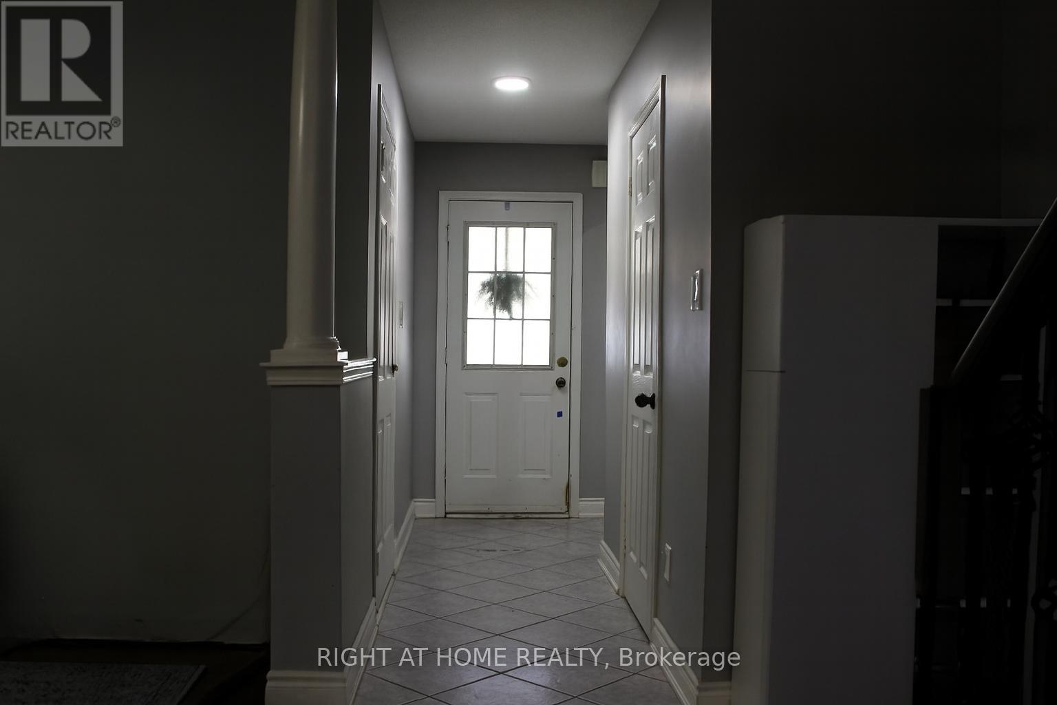 144 Cadillac Crescent, Brampton, Ontario  L7A 3B4 - Photo 3 - W12472352
