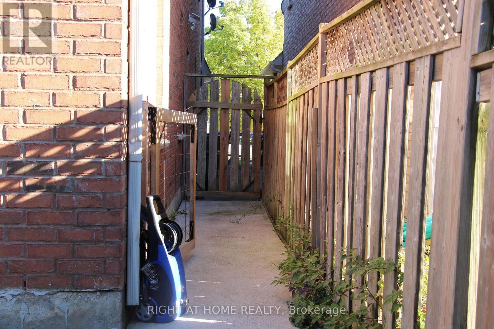 144 Cadillac Crescent, Brampton, Ontario  L7A 3B4 - Photo 31 - W12472352