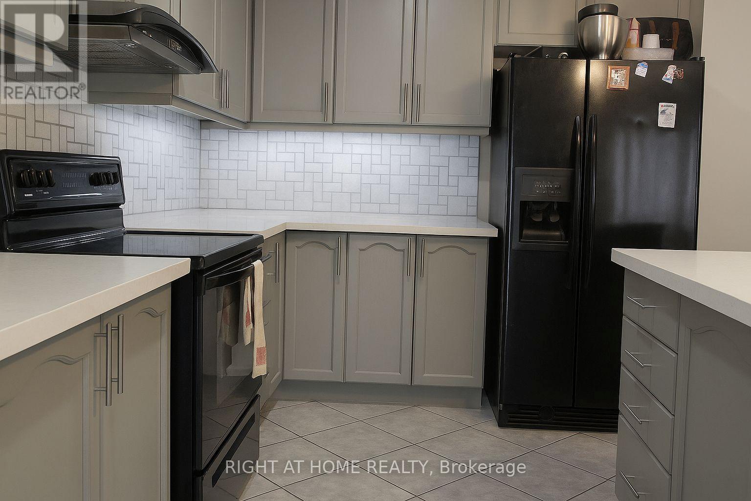 144 Cadillac Crescent, Brampton, Ontario  L7A 3B4 - Photo 6 - W12472352
