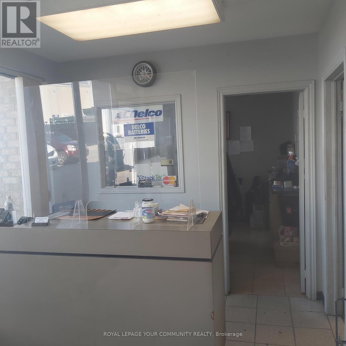 18 - 1 Delta Park Boulevard, Brampton (Gore Industrial South), Ontario  L6T 5G1 - Photo 3 - W12472355