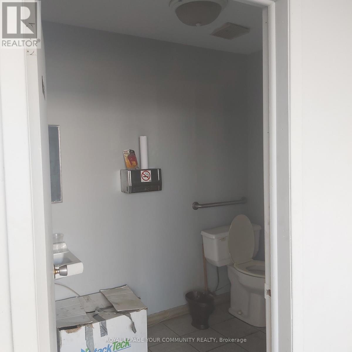 18 - 1 Delta Park Boulevard, Brampton (Gore Industrial South), Ontario  L6T 5G1 - Photo 4 - W12472355