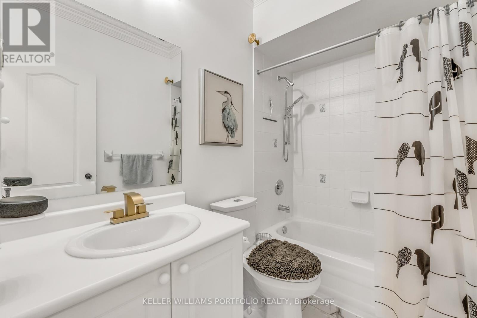 8 Vista View Court, Caledon, Ontario  L7C 1E1 - Photo 16 - W12472363