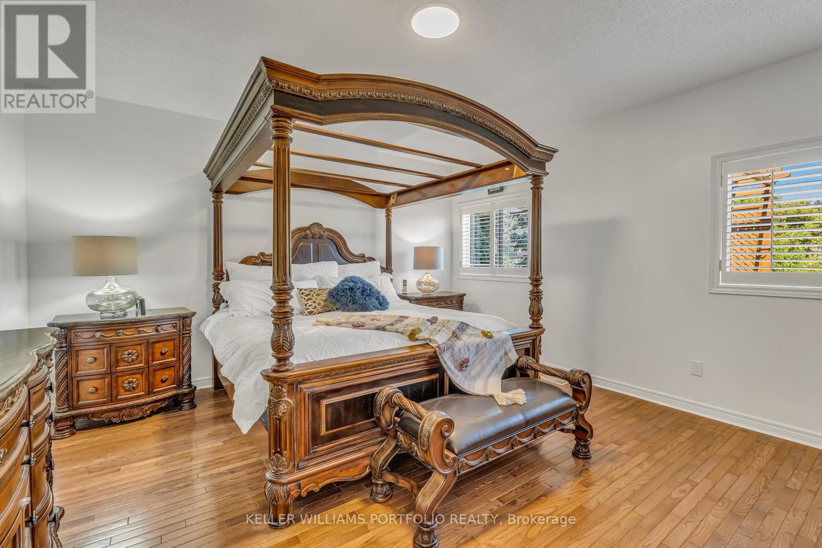 8 Vista View Court, Caledon, Ontario  L7C 1E1 - Photo 17 - W12472363