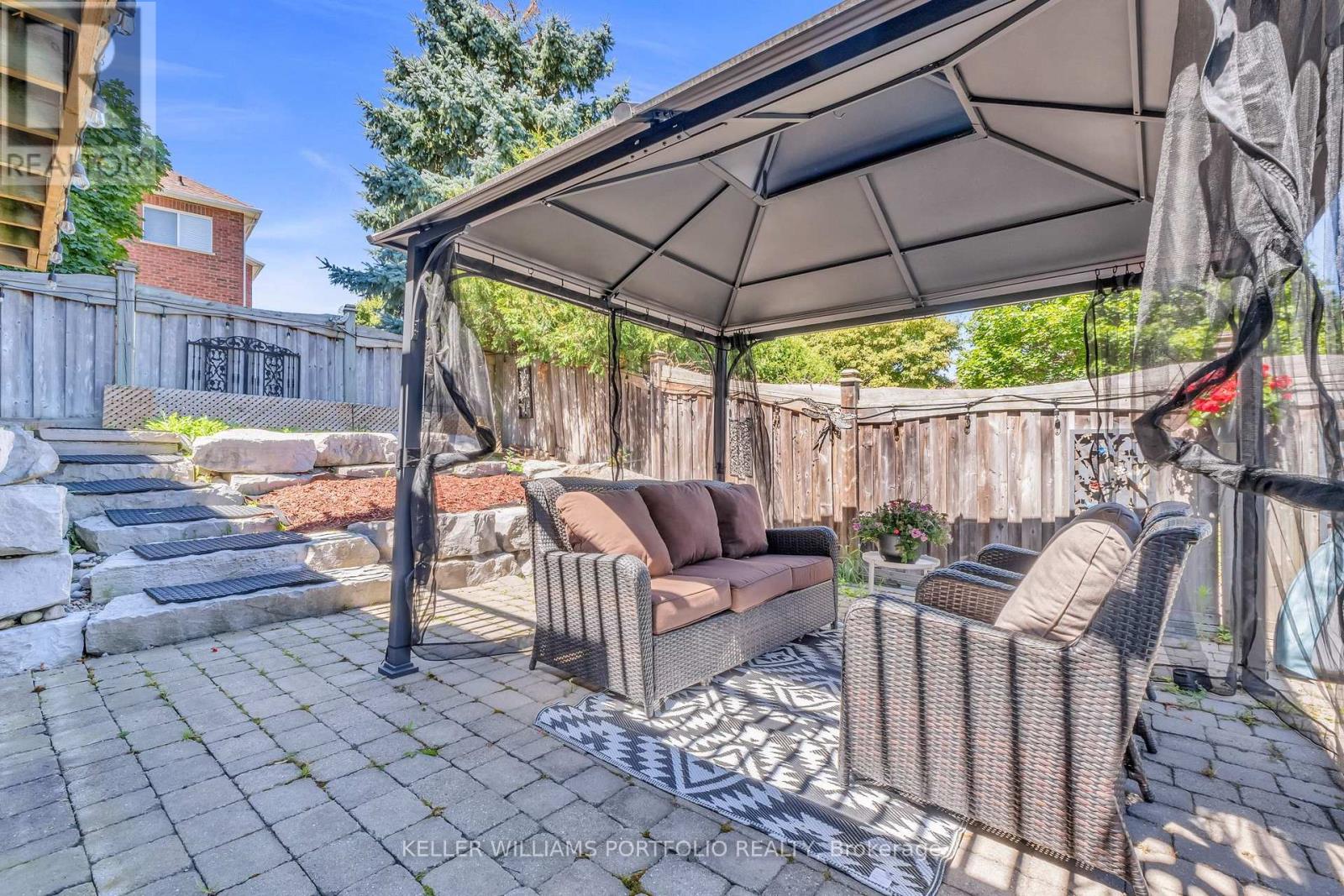 8 Vista View Court, Caledon, Ontario  L7C 1E1 - Photo 36 - W12472363