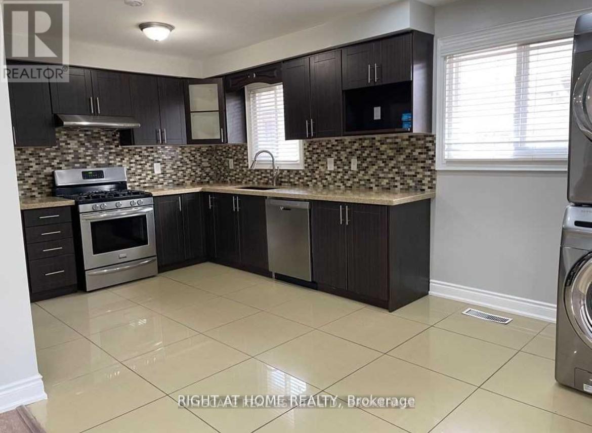 Upper - 28 Major Oaks Drive, Brampton, Ontario  L6V 3K2 - Photo 2 - W12472367
