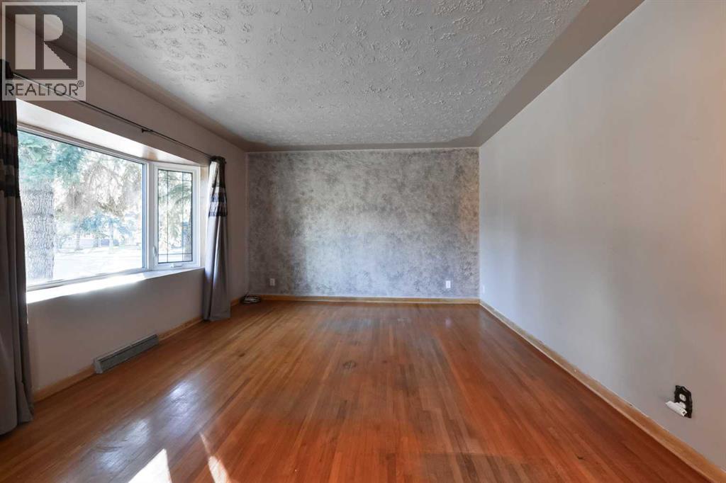 87 Gladeview Crescent Sw, Calgary, Alberta  T3E 4X9 - Photo 4 - A2264315