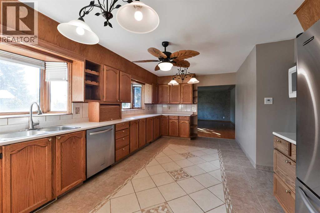87 Gladeview Crescent Sw, Calgary, Alberta  T3E 4X9 - Photo 10 - A2264315