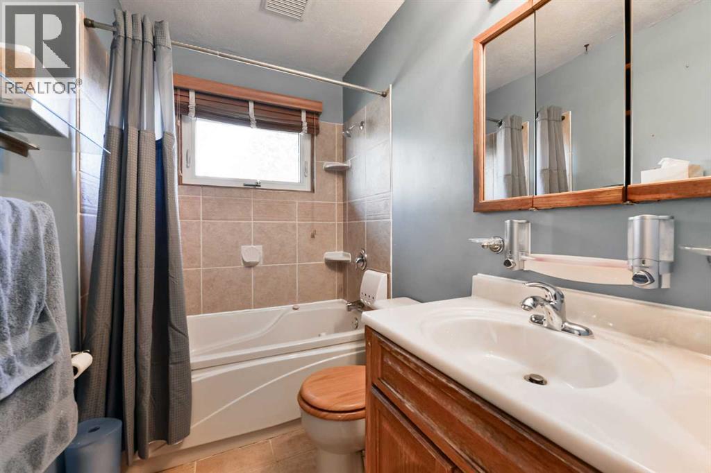 87 Gladeview Crescent Sw, Calgary, Alberta  T3E 4X9 - Photo 17 - A2264315