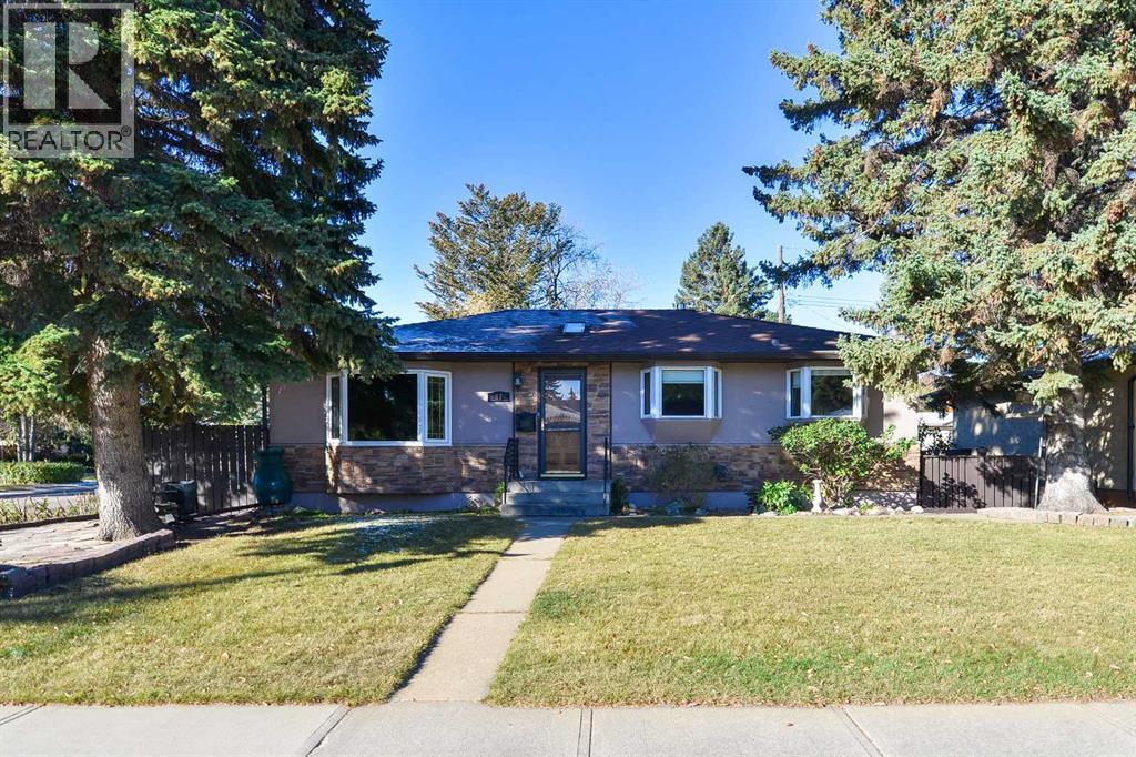 87 Gladeview Crescent Sw, Calgary, Alberta  T3E 4X9 - Photo 1 - A2264315