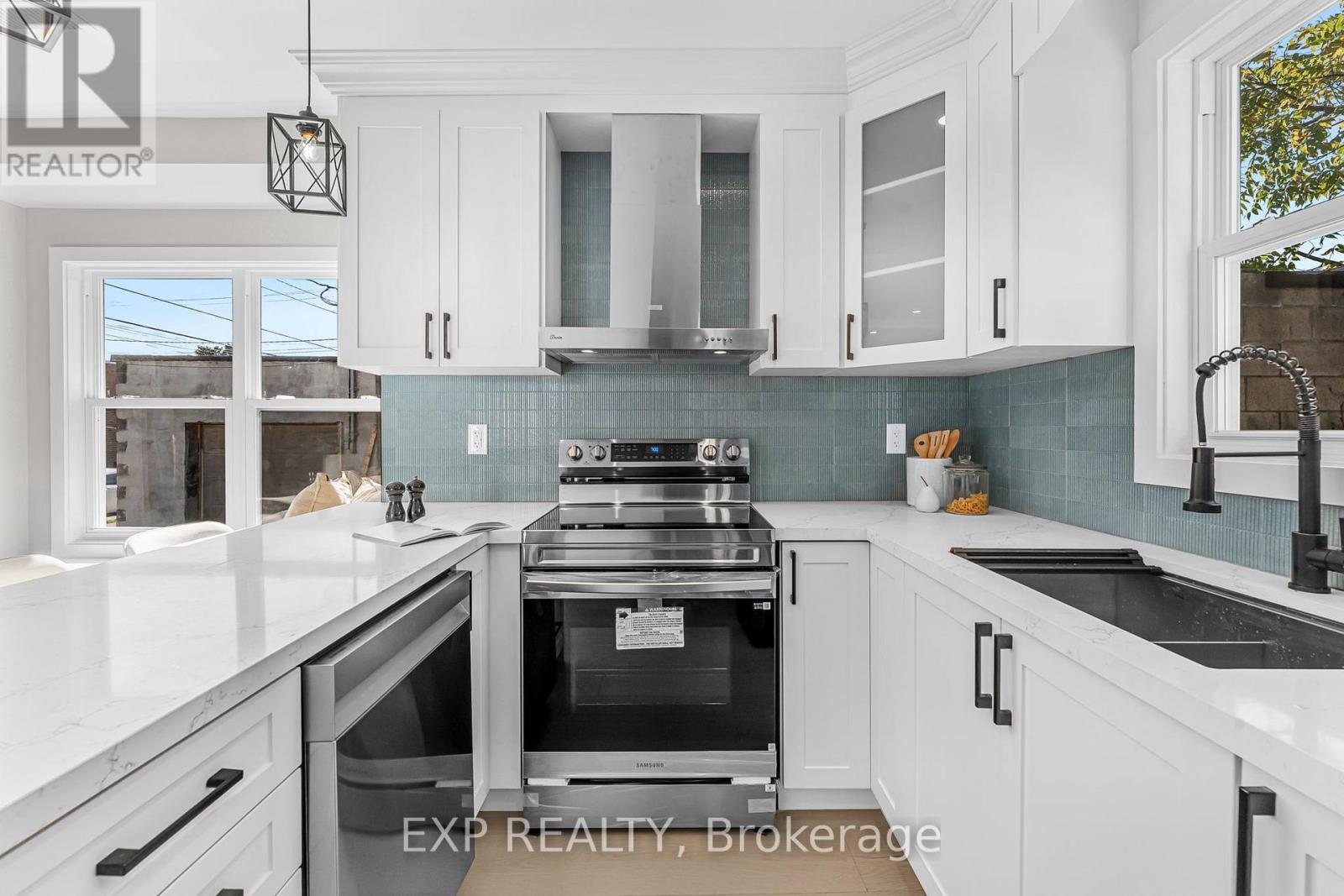 56 East 34th Street, Hamilton, Ontario  L8V 3W3 - Photo 19 - X12472331