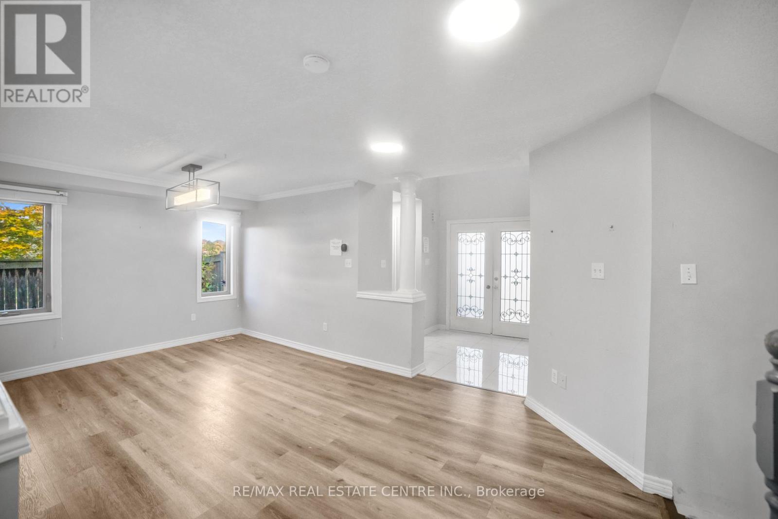 170 Southbrook Drive W, Hamilton (Binbrook), Ontario  L0R 1C0 - Photo 14 - X12472334