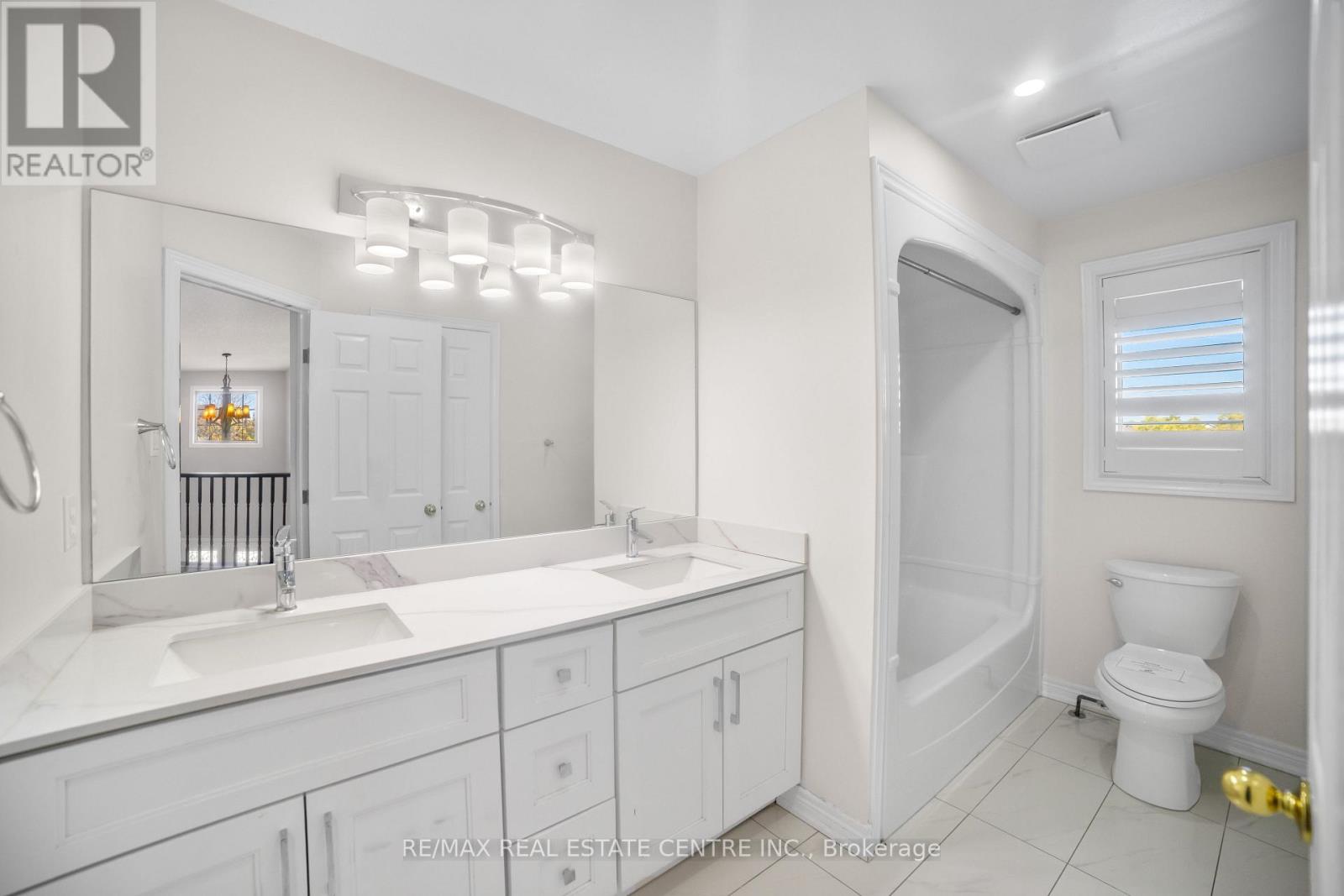 170 Southbrook Drive W, Hamilton (Binbrook), Ontario  L0R 1C0 - Photo 20 - X12472334