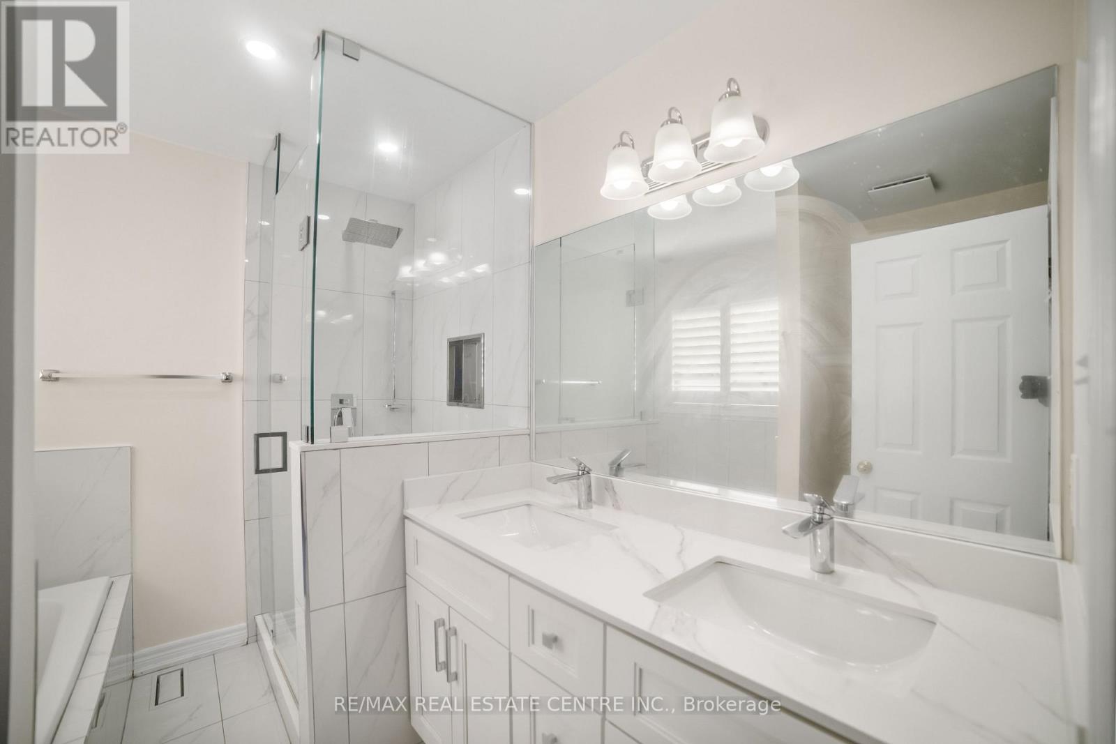 170 Southbrook Drive W, Hamilton (Binbrook), Ontario  L0R 1C0 - Photo 23 - X12472334