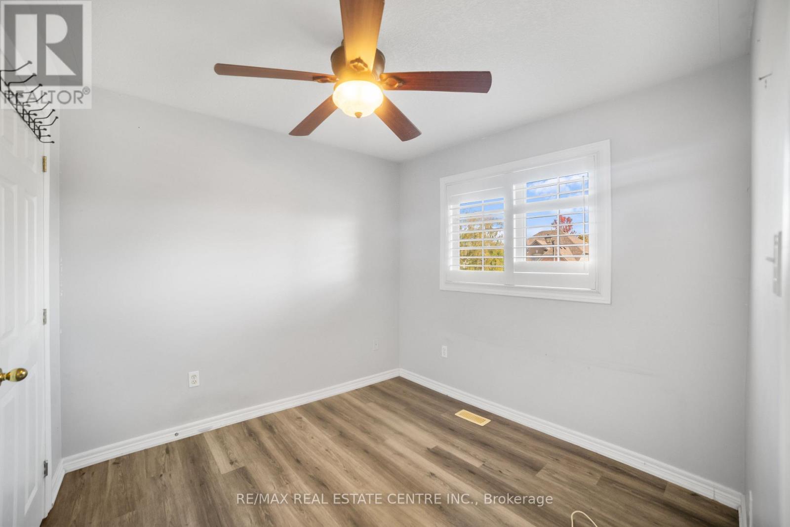 170 Southbrook Drive W, Hamilton (Binbrook), Ontario  L0R 1C0 - Photo 25 - X12472334