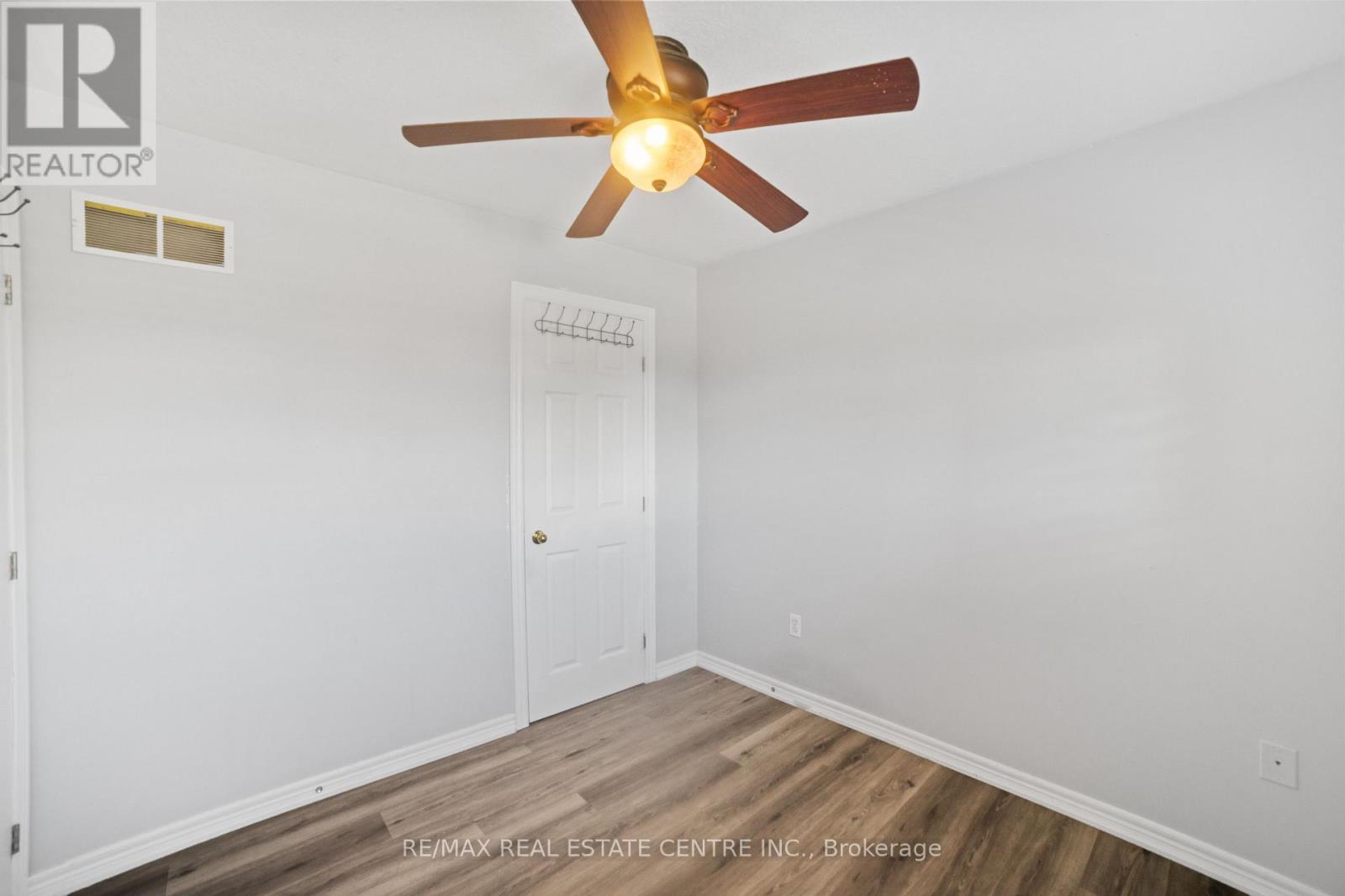 170 Southbrook Drive W, Hamilton (Binbrook), Ontario  L0R 1C0 - Photo 26 - X12472334