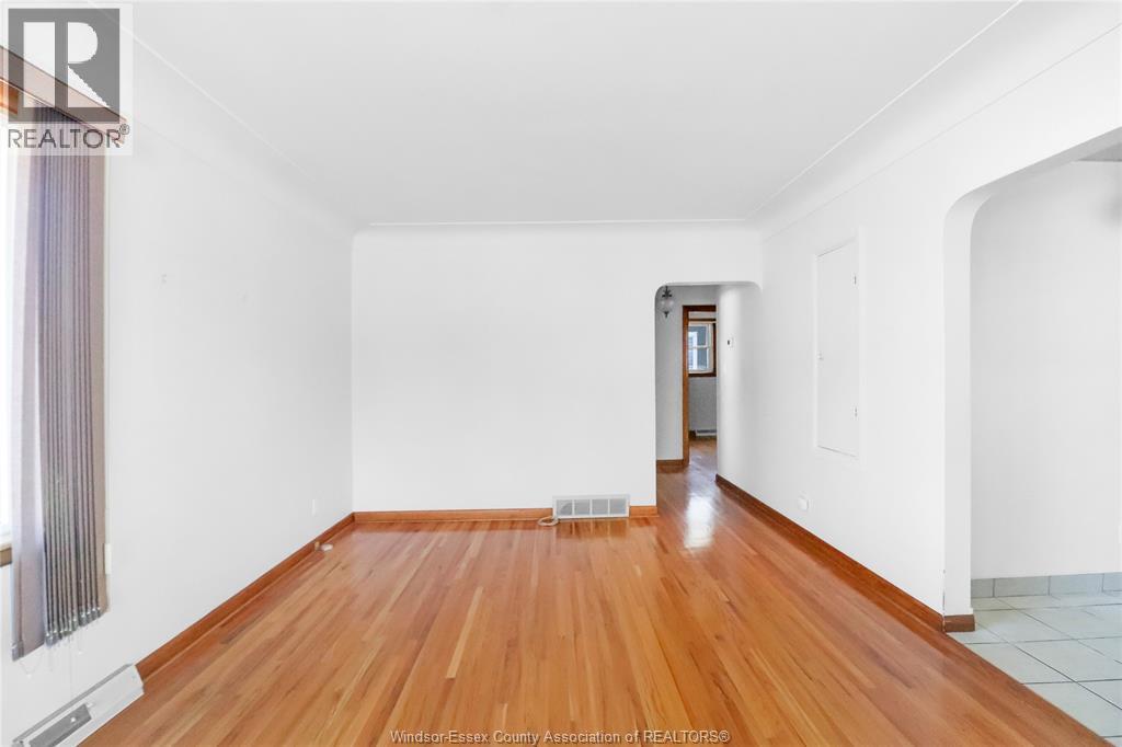 615 Giles West Unit# Main, Windsor, Ontario  N9A 6H9 - Photo 10 - 25026536