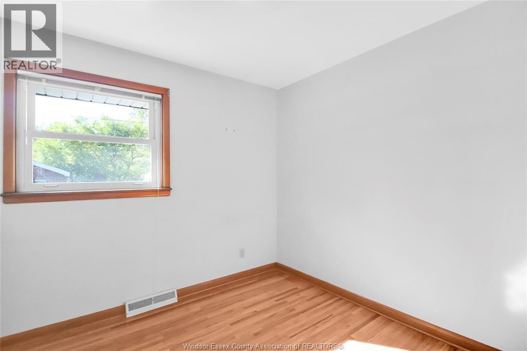 615 Giles West Unit# Main, Windsor, Ontario  N9A 6H9 - Photo 14 - 25026536