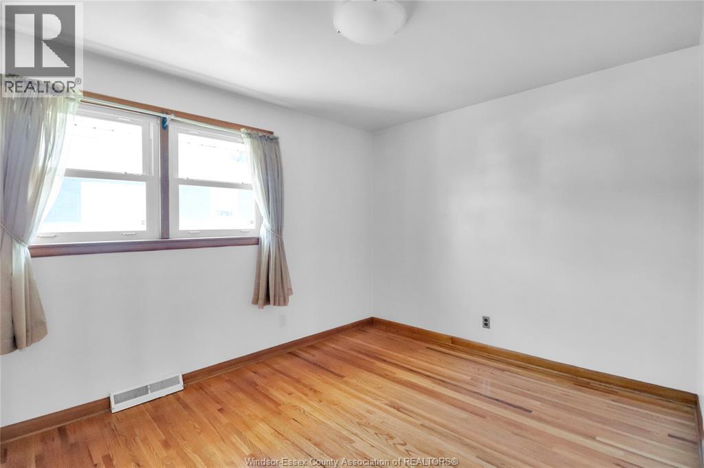 615 Giles West Unit# Main, Windsor, Ontario  N9A 6H9 - Photo 15 - 25026536