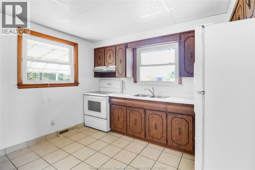 615 Giles West Unit# Main, Windsor, Ontario  N9A 6H9 - Photo 7 - 25026536