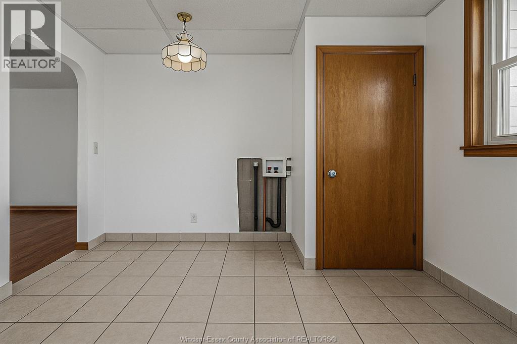 615 Giles West Unit# Main, Windsor, Ontario  N9A 6H9 - Photo 8 - 25026536