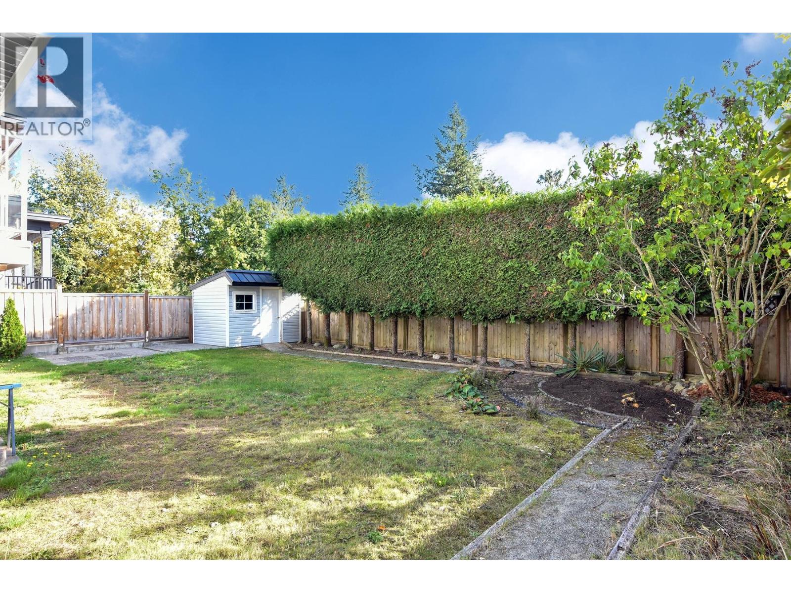 4222 Victory Street, Burnaby, British Columbia  V5J 1P7 - Photo 5 - R3060019