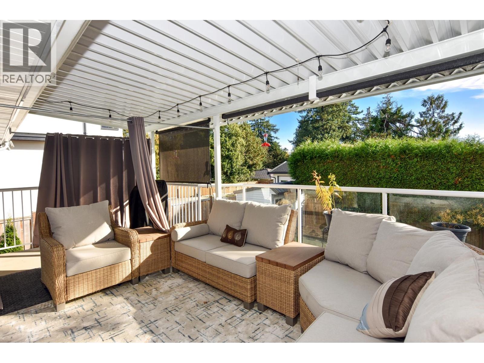 4222 Victory Street, Burnaby, British Columbia  V5J 1P7 - Photo 4 - R3060019