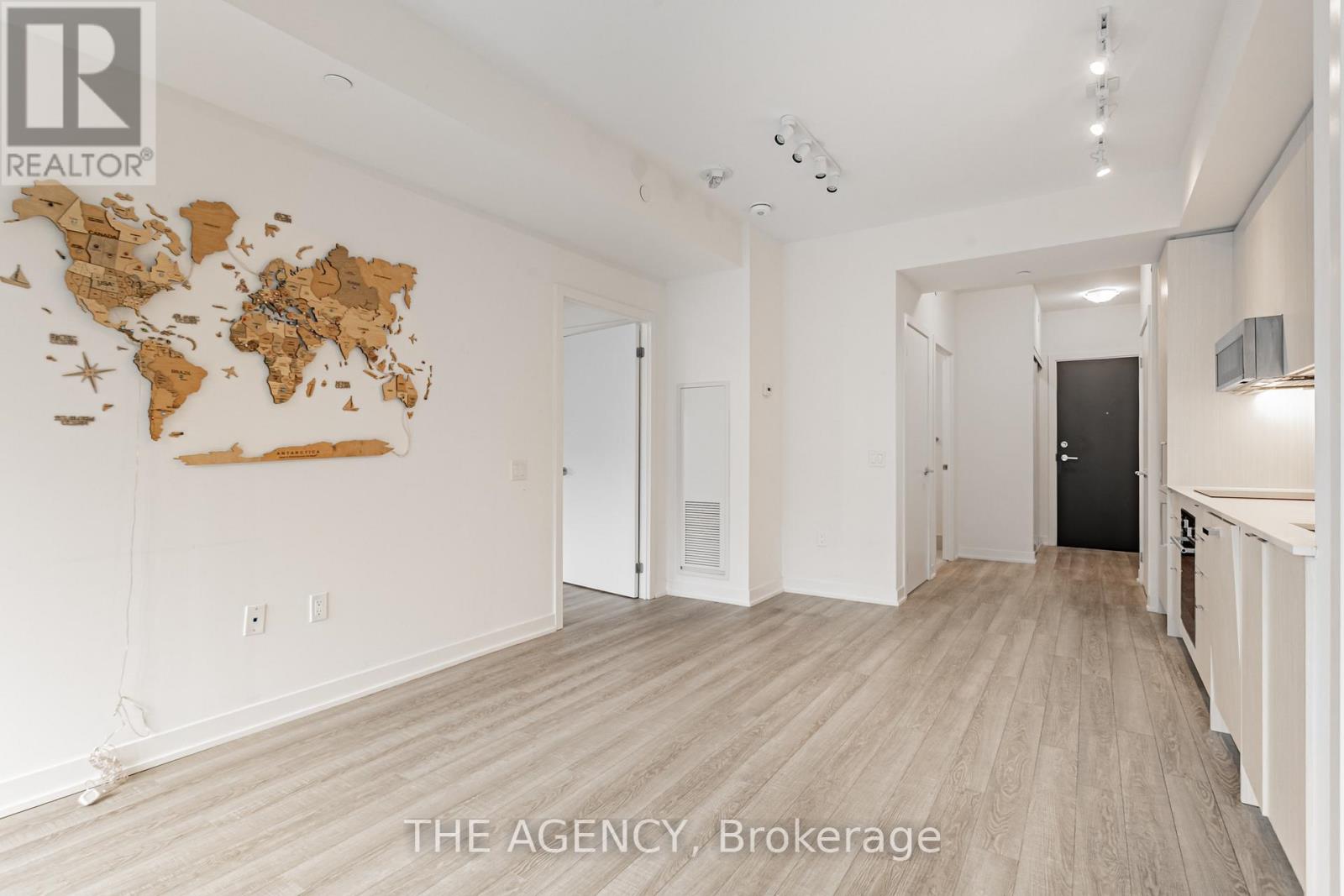 204 - 250 Lawrence Avenue E, Toronto, Ontario  M4N 1T4 - Photo 15 - C12472398