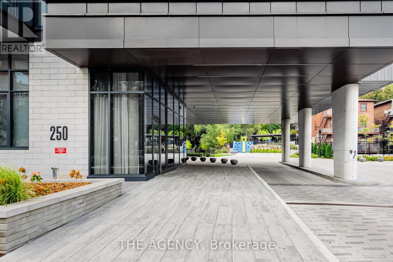 204 - 250 Lawrence Avenue E, Toronto, Ontario  M4N 1T4 - Photo 2 - C12472398
