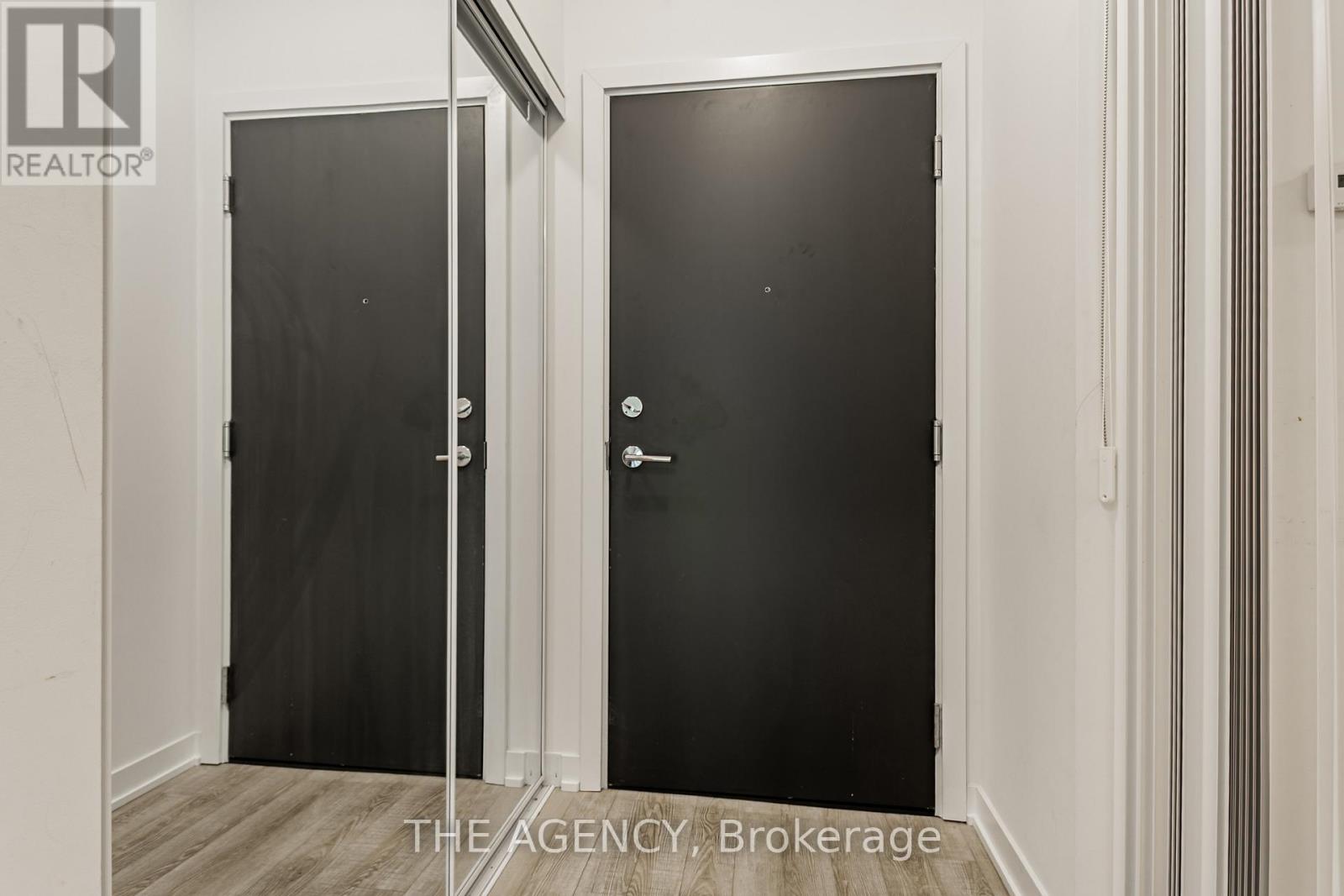 204 - 250 Lawrence Avenue E, Toronto, Ontario  M4N 1T4 - Photo 5 - C12472398