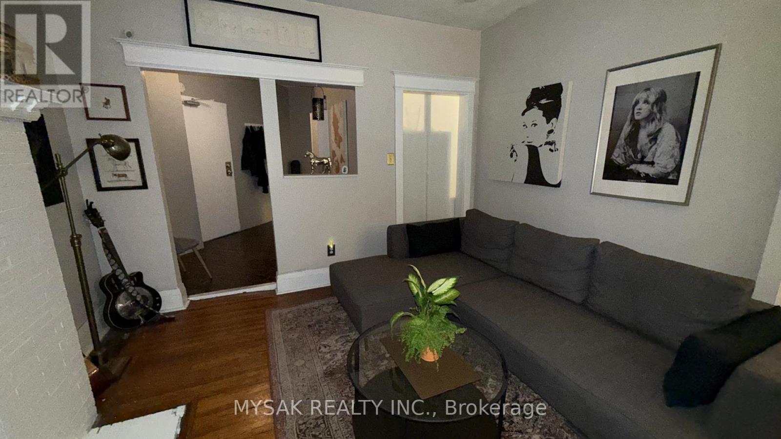 449 Crawford Street, Toronto, Ontario  M6G 3J7 - Photo 10 - C12472404
