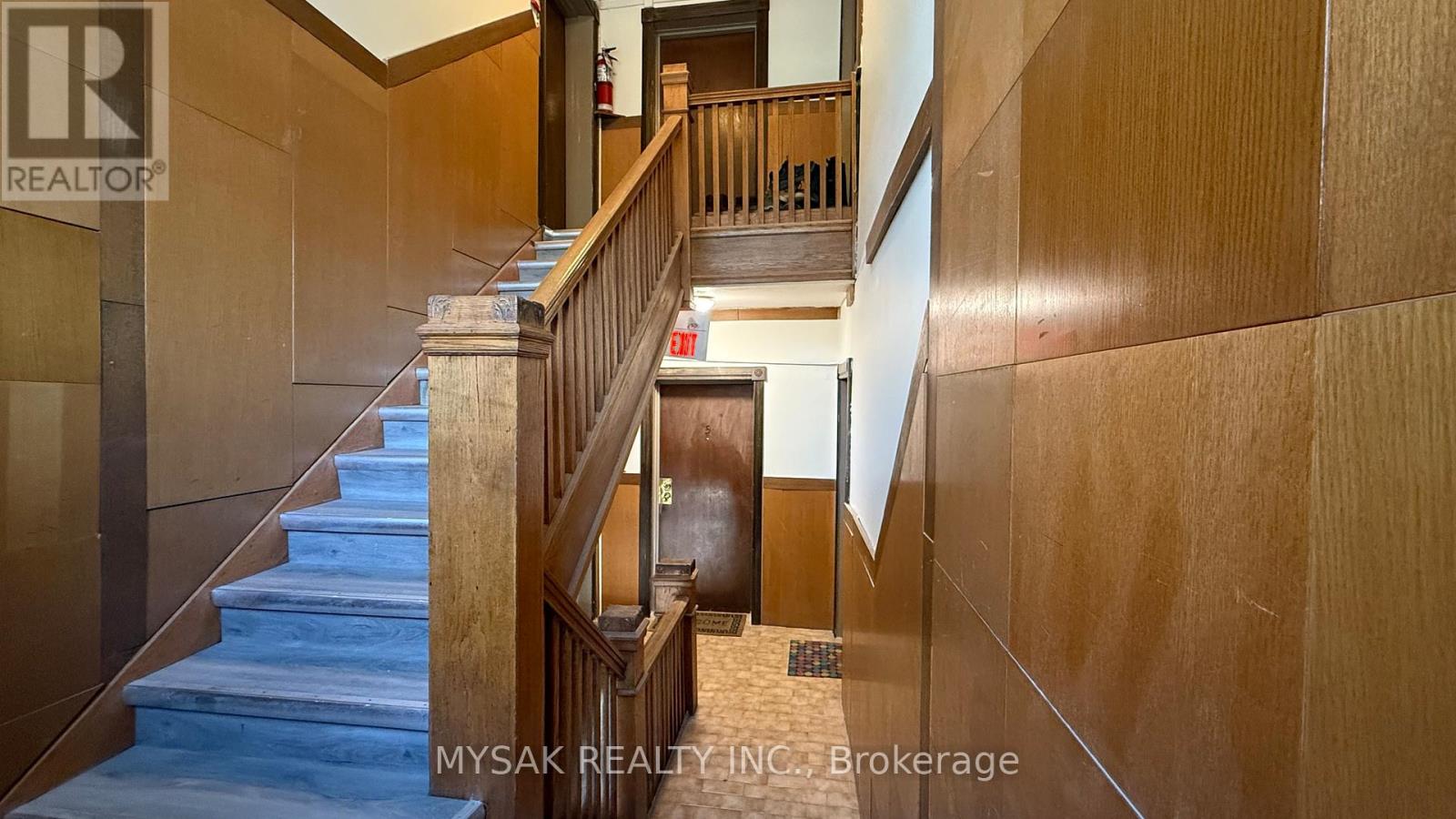 449 Crawford Street, Toronto, Ontario  M6G 3J7 - Photo 16 - C12472404