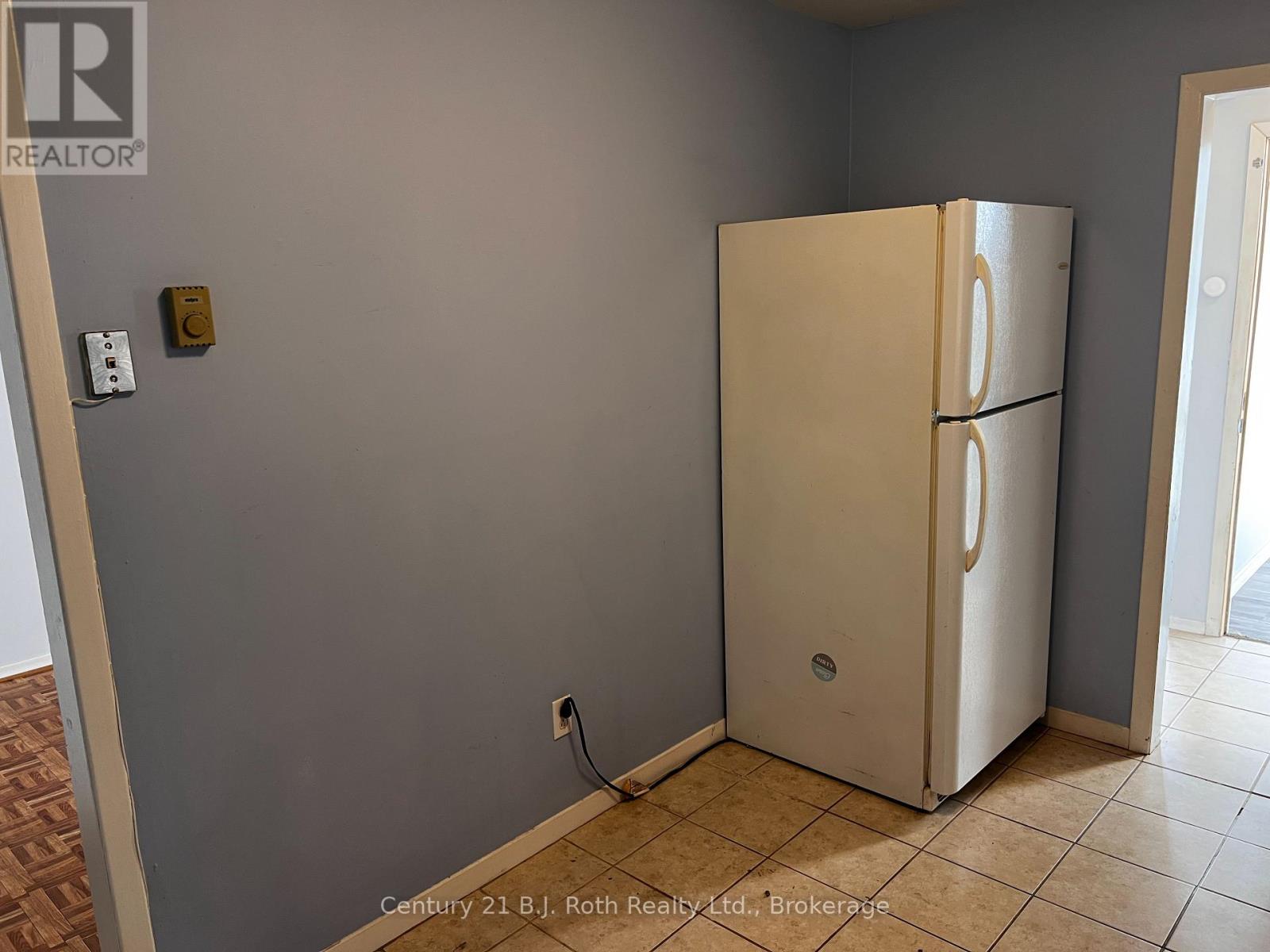 3 - 520 High Street, Orillia, Ontario  L3V 4Y1 - Photo 5 - S12453637