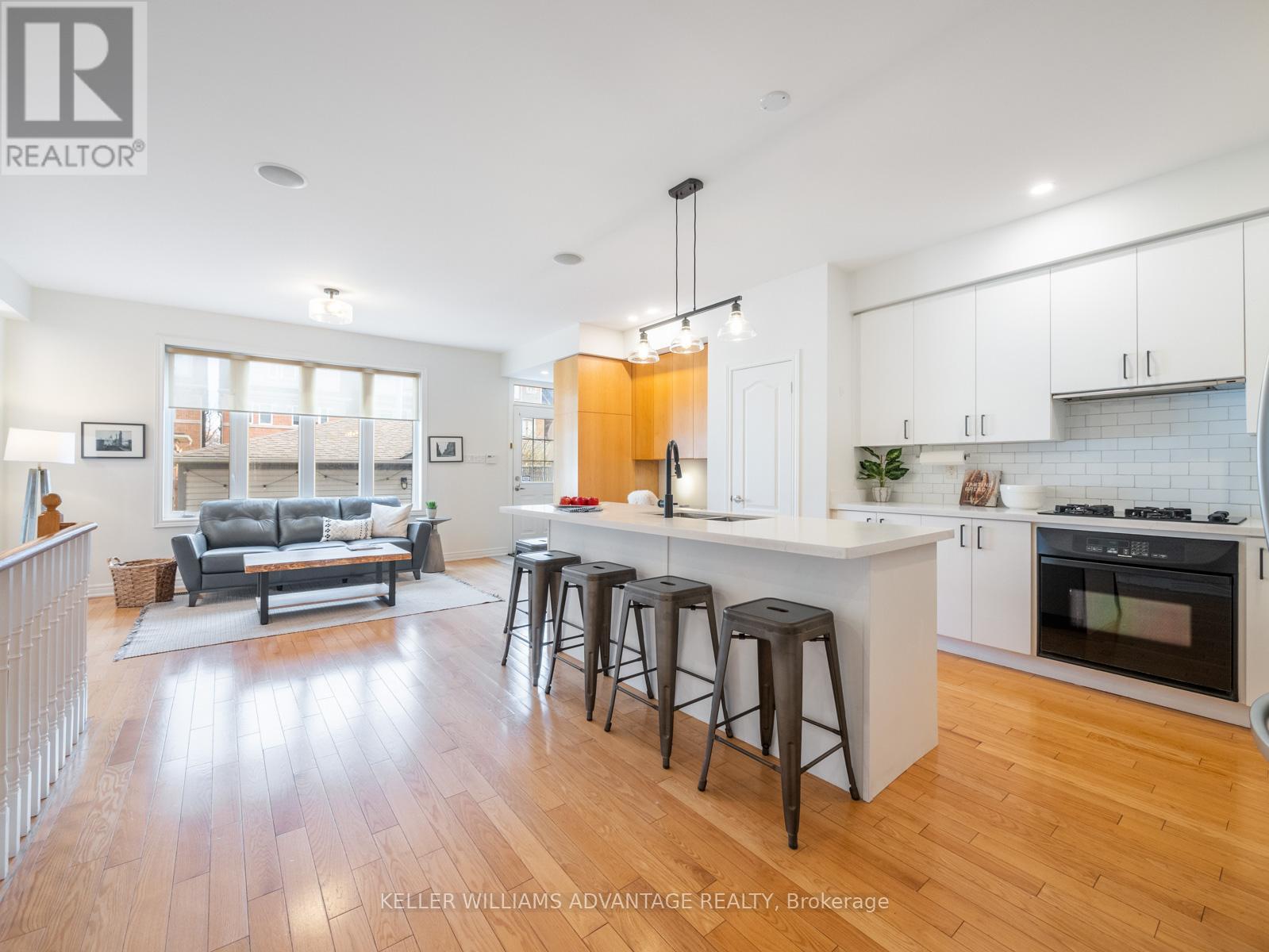 69 Boardwalk Drive, Toronto, Ontario  M4L 3Z4 - Photo 6 - E12472395