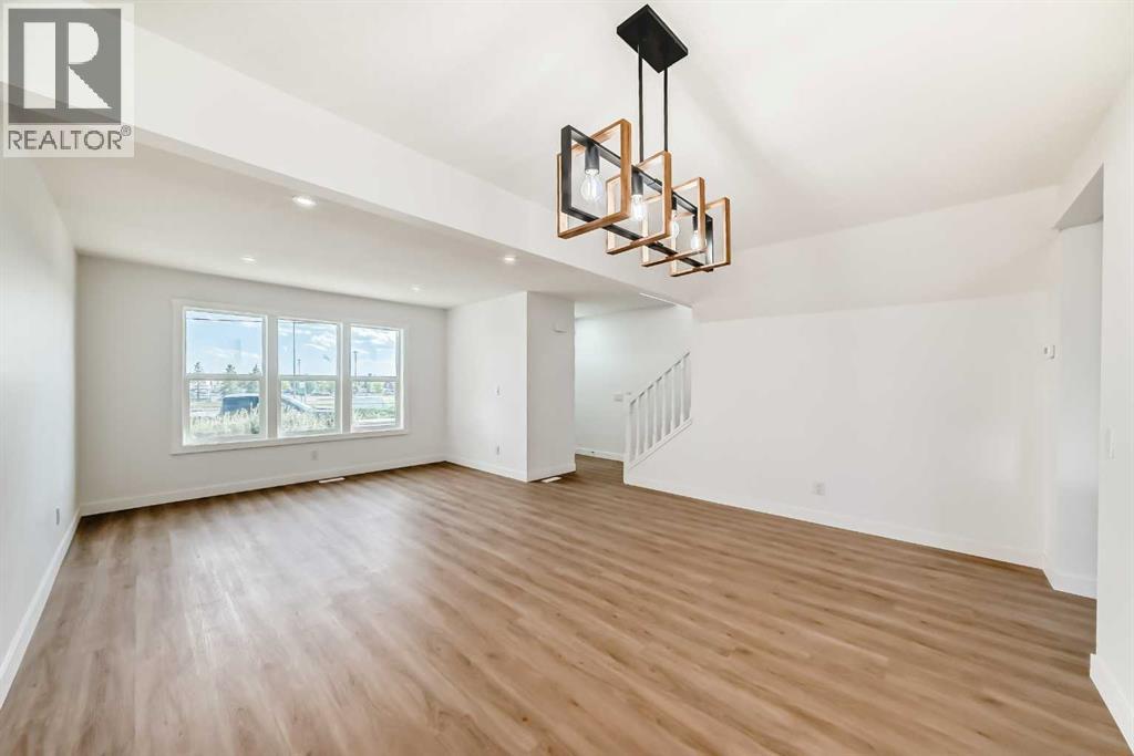 181 Martinglen Way Ne, Calgary, Alberta  T3J 3L1 - Photo 5 - A2250279