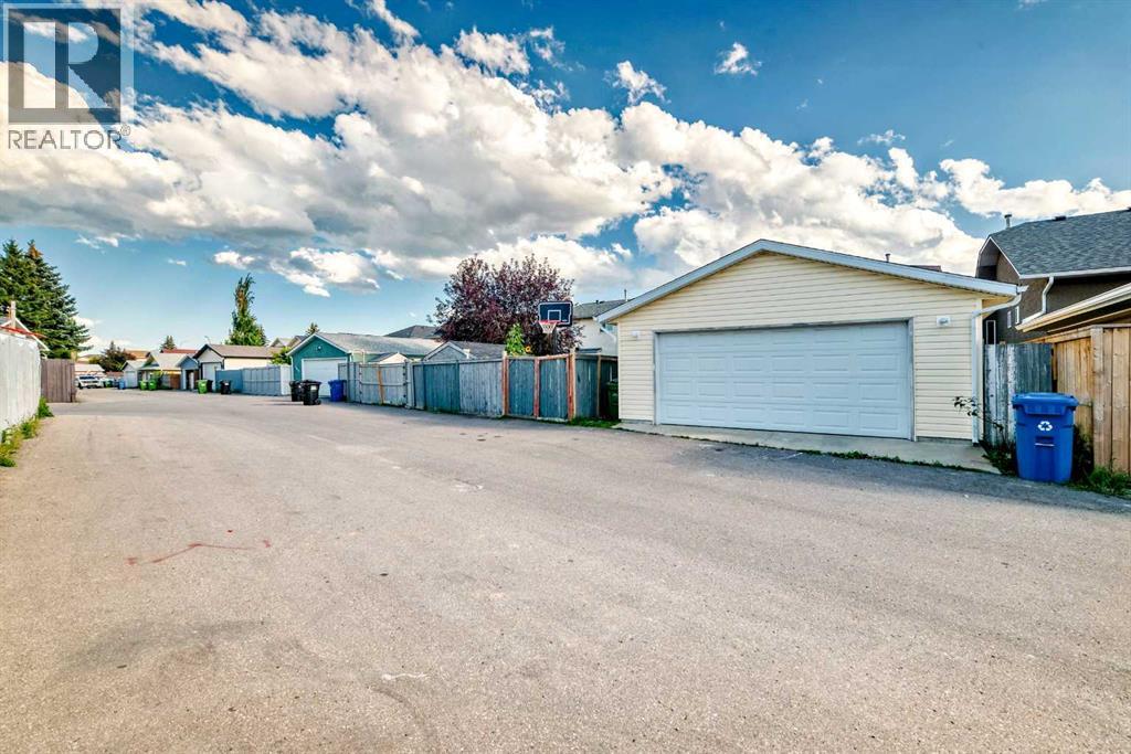 181 Martinglen Way Ne, Calgary, Alberta  T3J 3L1 - Photo 46 - A2250279