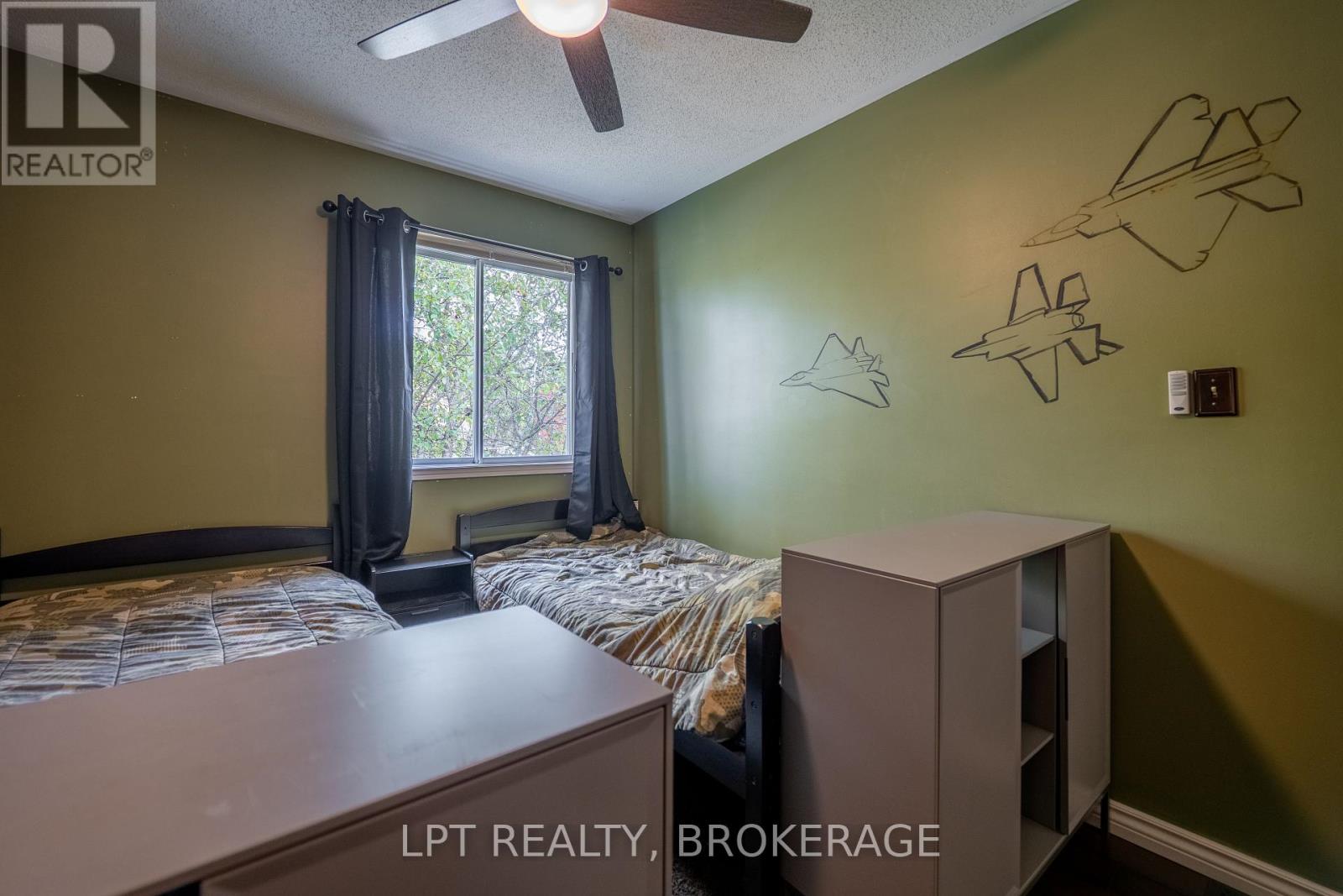 697 Macdonald Drive, Gananoque, Ontario  K7G 3C4 - Photo 16 - X12472432