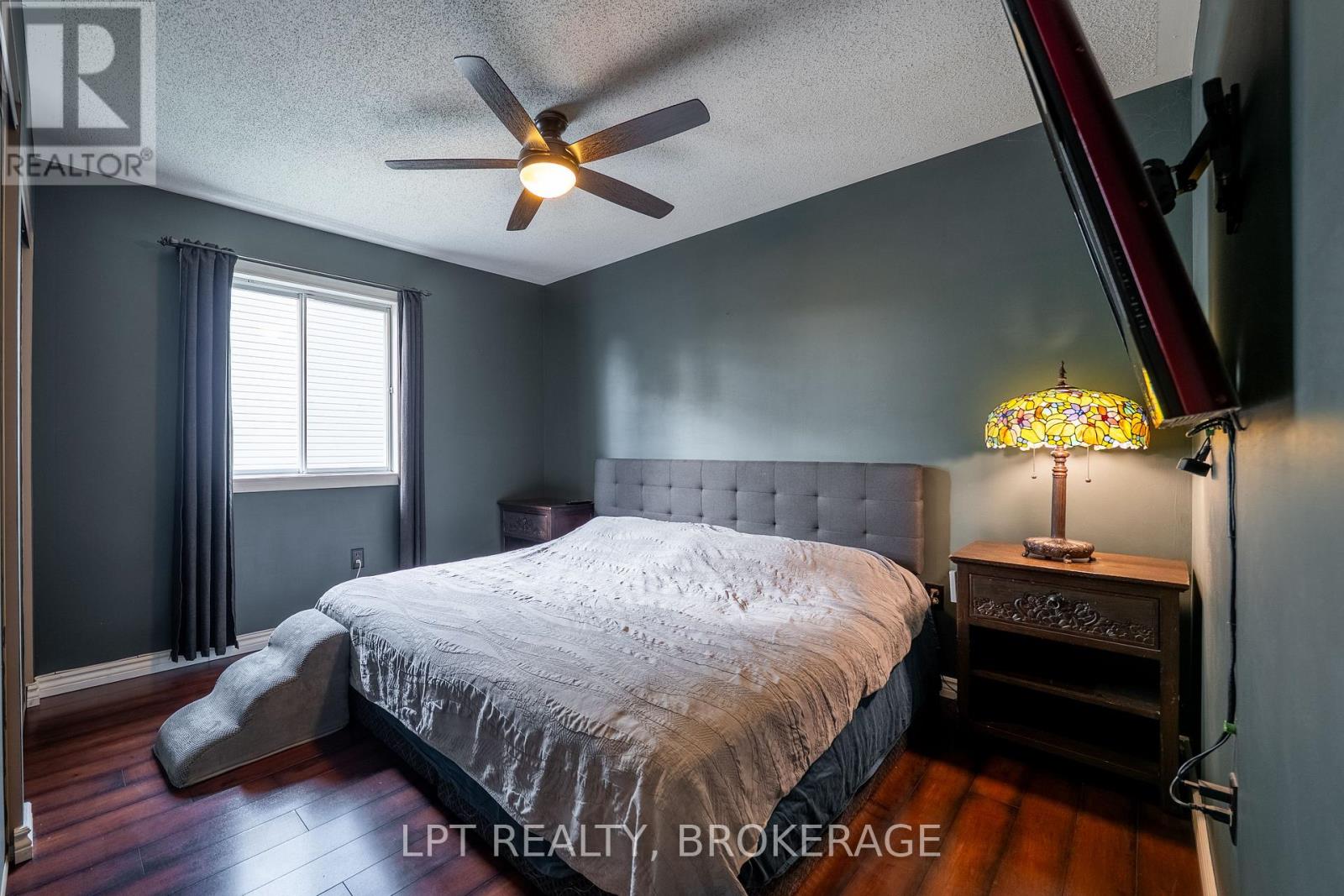 697 Macdonald Drive, Gananoque, Ontario  K7G 3C4 - Photo 17 - X12472432