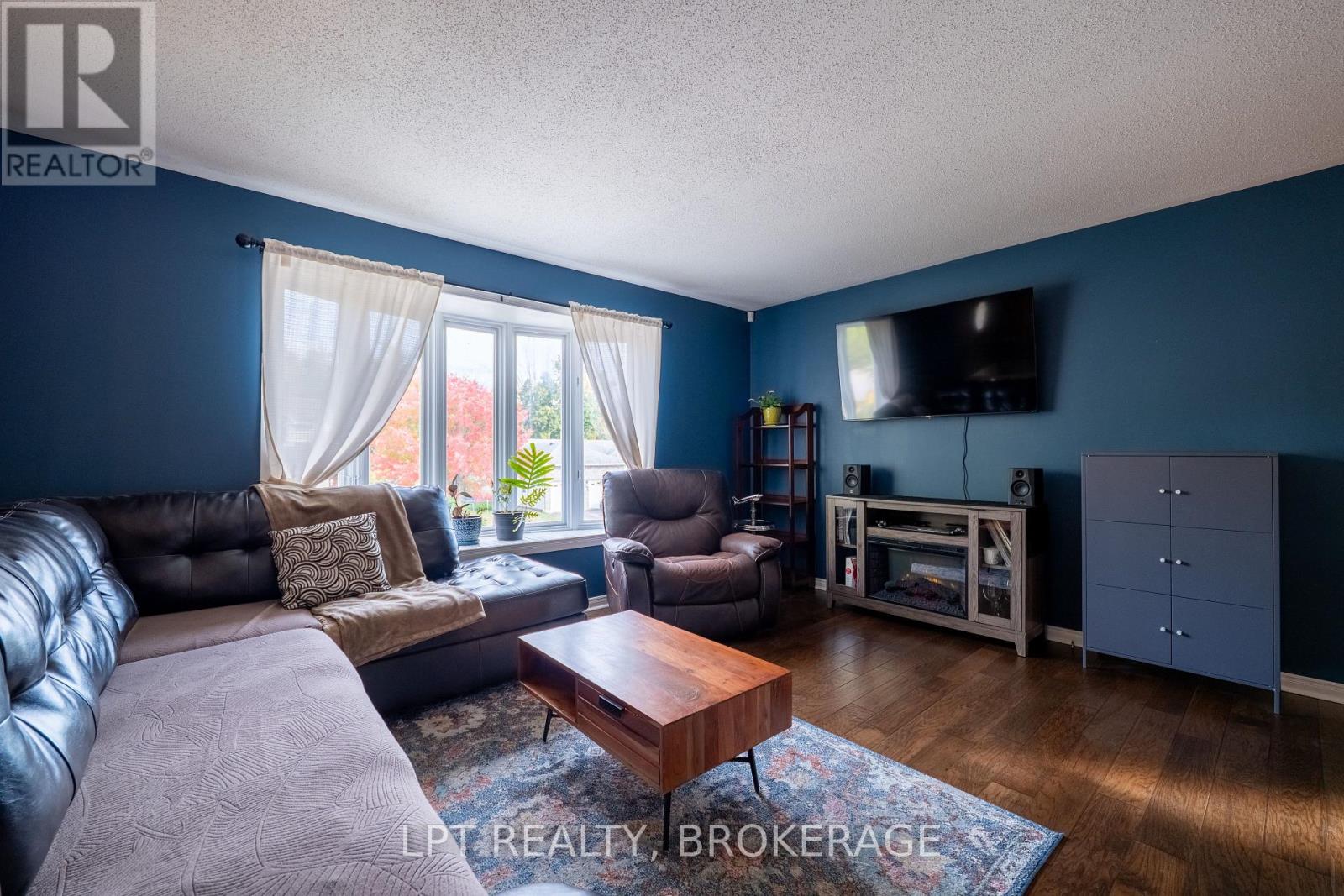 697 Macdonald Drive, Gananoque, Ontario  K7G 3C4 - Photo 19 - X12472432